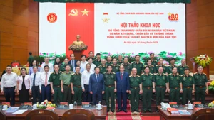 Các đại biểu tại hội thảo.