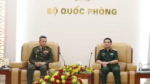Đại tướng Phan Văn Giang và Đại tướng Tea Seiha tại buổi tiếp