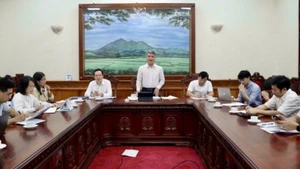 Thứ trưởng Tư pháp Nguyễn Thanh Tú chủ trì họp Hội đồng thẩm định.