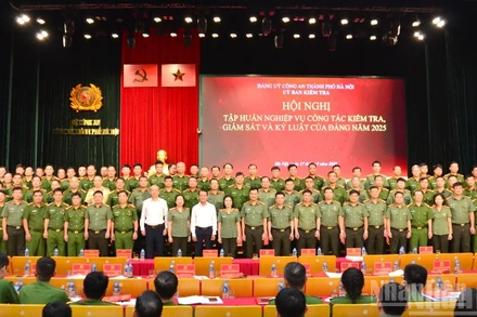 Hình ảnh tại hội nghị. (Ảnh: PHẠM CƯỜNG)