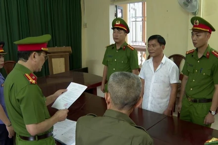 Cơ quan Cảnh sát điều tra tỉnh Hưng Yên thi hành Quyết định khởi tố vụ án, khởi tố bị can và Lệnh bắt tạm giam đối với Nguyễn Thế Bảo.