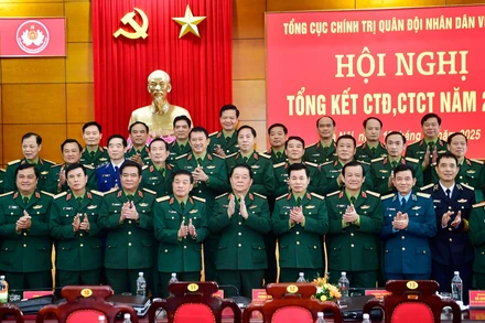 Đại tướng Nguyễn Trọng Nghĩa, các đồng chí Thủ trưởng Tổng cục Chính trị và đại biểu dự hội nghị. 