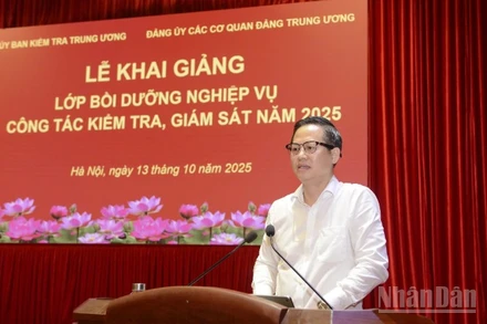  Đồng chí Đoàn Anh Dũng, Phó Chủ nhiệm Uỷ ban Kiểm tra Trung ương phát biểu tại Lễ khai giảng.