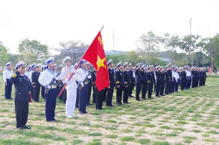 Lễ chào cờ đầu năm của cơ quan, đơn vị tại đất liền.