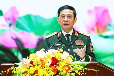 Đại tướng Phan Văn Giang, Ủy viên Bộ Chính trị, Phó bí thư Quân ủy Trung ương, Bộ trưởng Quốc phòng.