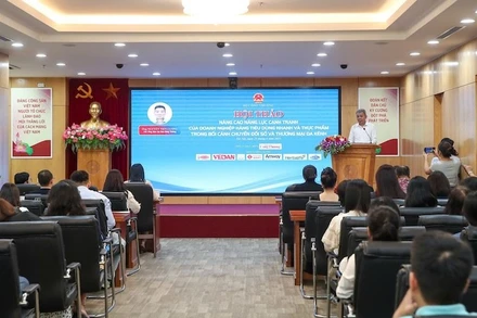 Phó Tổng biên tập Báo Công thương Nguyễn Tiến Cường phát biểu khai mạc Hội thảo.