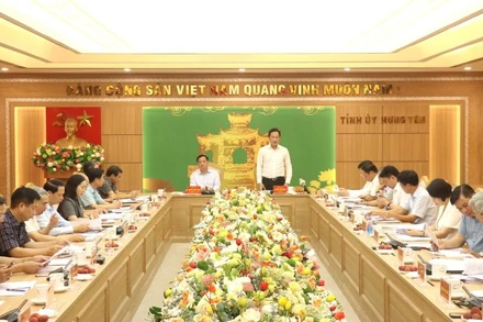 Ban Thường vụ Tỉnh ủy Hưng Yên làm việc với Ban Thường vụ Tỉnh ủy Thái Bình để hoàn thành các phương án nhân sự.