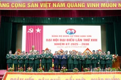 Lãnh đạo tỉnh Lạng Sơn, Ban Chấp hành Đảng bộ Quân sự tỉnh Lạng Sơn, nhiệm kỳ 2025-2030 và Đại biểu đi dự Đại hội cấp trên ra mắt Đại hội.