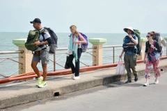 Khách du lịch nước ngoài tại Phú Quốc.