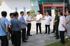 Đoàn công tác của Cục Phòng bệnh, Bộ Y tế giám sát tại khu vực Cửa khẩu Quốc tế Hữu Nghị, tỉnh Lạng Sơn. 