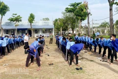 Học viên cai nghiện tham gia trò chơi dân gian.