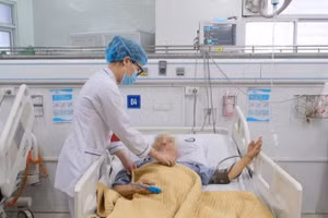 Bệnh nhân đái tháo đường nhập viện cấp cứu do biến chứng nặng. (Ảnh minh họa)