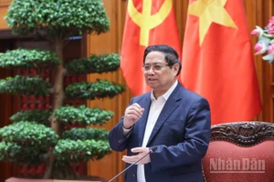 Thủ tướng Chính phủ Phạm Minh Chính kết luận cuộc họp của Thường trực Chính phủ về nguồn kinh phí hỗ trợ xăng dầu. (Ảnh: TRẦN HẢI)