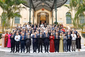 Tổng Bí thư, Chủ tịch nước Tô Lâm gặp mặt cán bộ, nhân viên Văn phòng Chủ tịch nước. (Ảnh: TTXVN)