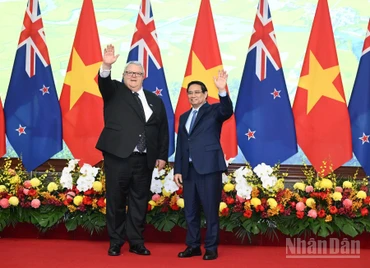 Thủ tướng Phạm Minh Chính và Chủ tịch Quốc hội New Zealand Gerry Brownlee. (Ảnh: Trần Hải)