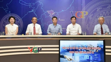 Các chuyên gia tham dự buổi tọa đàm. (Ảnh: VGP)