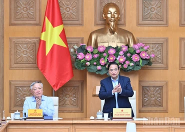 Thủ tướng Chính phủ Phạm Minh Chính chủ trì hội nghị. (Ảnh: Trần Hải). 