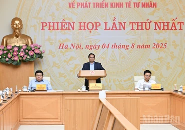 Thủ tướng Chính phủ Phạm Minh Chính chủ trì phiên họp. (Ảnh: Trần Hải)
