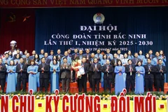 Ra mắt Ban chấp hành Liên đoàn lao động tỉnh Bắc Ninh tại Đại Hội.