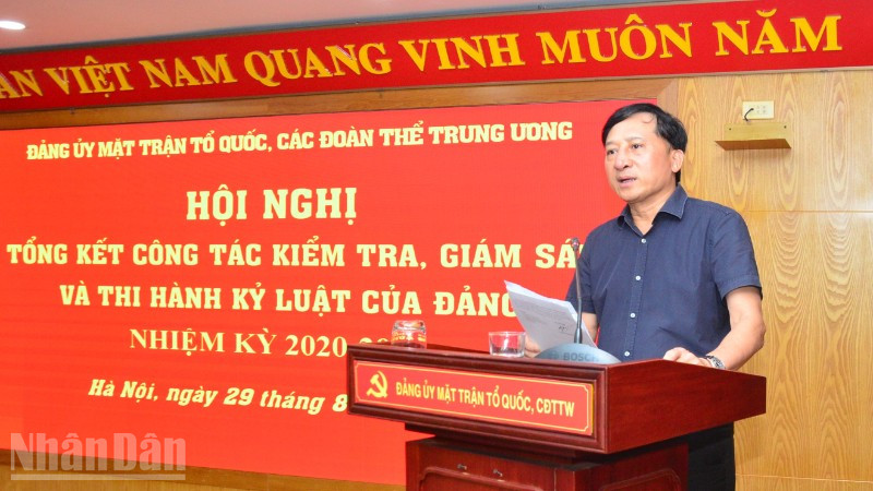Đồng chí Hoàng Trọng Hưng, Phó Chủ nhiệm Ủy ban Kiểm tra Trung ương phát biểu tại hội nghị. (Ảnh: PHẠM CƯỜNG)