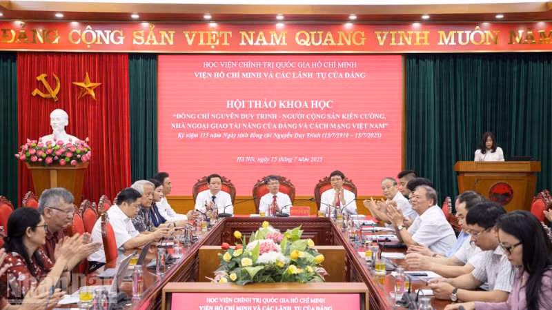 Hội thảo khoa học: “Đồng chí Nguyễn Duy Trinh - Người cộng sản kiên cường, nhà ngoại giao tài năng của Đảng và cách mạng Việt Nam”. (Ảnh: SƠN TÙNG)