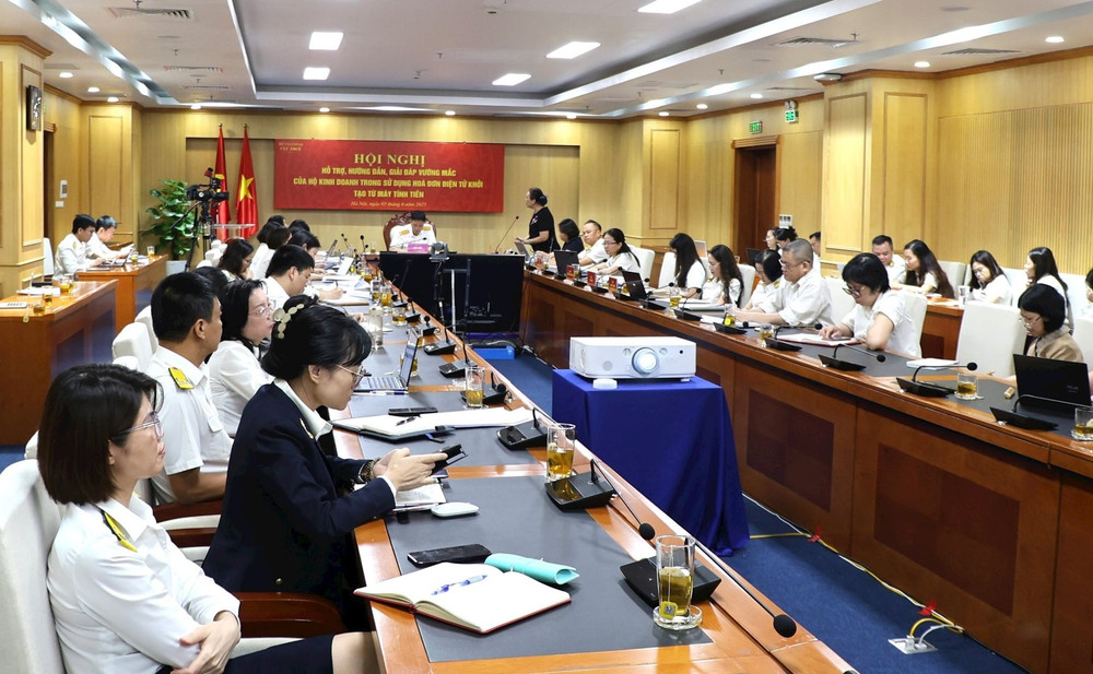 Hội nghị trực tuyến giữa cơ quan thuế toàn quốc và hộ kinh doanh để: “Hỗ trợ, hướng dẫn, giải đáp vướng mắc của hộ kinh doanh trong việc sử dụng hóa đơn điện tử. tr4-2.jpg