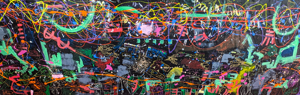 Dino Hafian Bin Ahmad, Tiếng vọng giữa chúng ta 1, acrylic, sáp dầu và phun sơn lên vải, 120x300cm, 2025. dino-hafian-echoes-between-us-i-2025.jpg