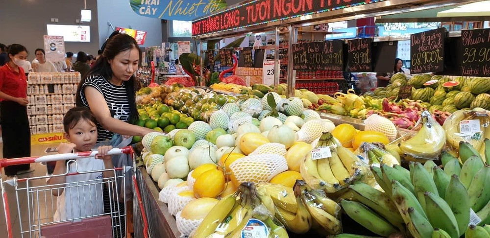 Cơ quan chức năng và các doanh nghiệp cần có những giải pháp mạnh mẽ và toàn diện hơn nhằm bảo vệ quyền lợi, sức khỏe của người tiêu dùng. (Ảnh Hải Nam)