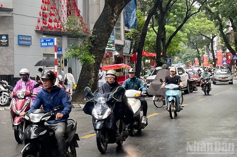 Khu vực Hà Nội mưa rào rải rác, từ đêm 9-10/3 trời chuyển rét. (Ảnh minh họa: Đ.T)