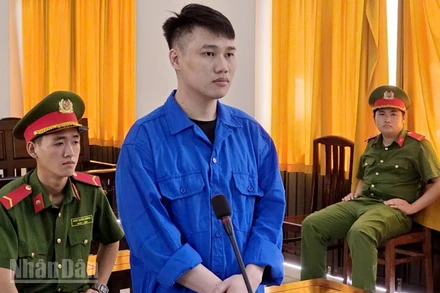 Bị cáo Chế Văn Trường lãnh 09 năm tù về tội giết người. (Ảnh: VĂN VŨ).