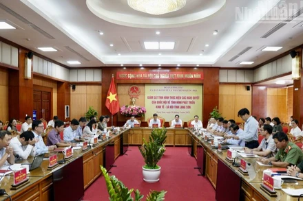 Đoàn công tác Ủy ban Kinh tế và Tài chính Quốc hội giám sát tình hình thực hiện các Nghị quyết của Quốc hội về tình hình phát triển kinh tế-xã hội tỉnh Lạng Sơn.