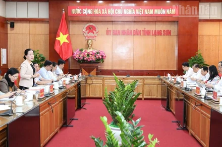 Quang cảnh buổi làm việc.