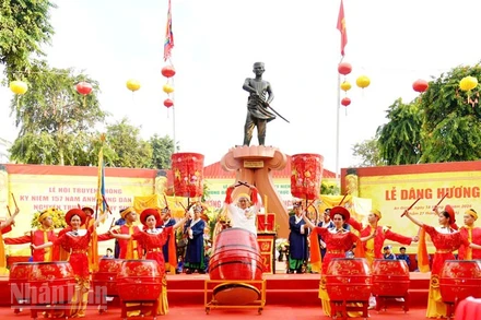 Quang cảnh Lễ dâng hương tưởng niệm 157 năm Anh hùng dân tộc Nguyễn Trung Trực hy sinh (1868-2025). (Ảnh: PHƯƠNG VŨ)