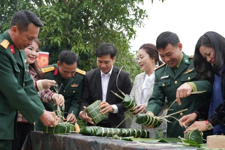 “Xuân Biên phòng ấm lòng dân bản” là chương trình an sinh xã hội giàu ý nghĩa luôn được Bộ đội Biên phòng Lạng Sơn quan tâm tổ chức mỗi dịp cận Tết.