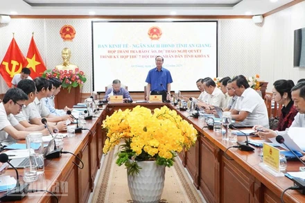 Quang cảnh cuộc họp. 