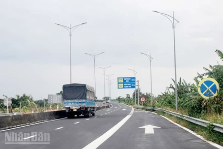 Một đoạn thuộc Dự án nâng cấp mặt đường tuyến Lộ Tẻ- Rạch Sỏi.