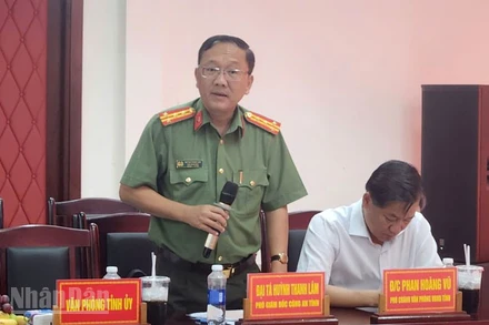 Đại tá Huỳnh Thanh Lâm, Phó Giám đốc Công an tỉnh An Giang thông tin tại buổi giao ban báo chí định kỳ tháng 3/2026.