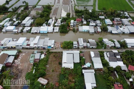 Dự án xây cầu Cạnh Đền nhìn từ trên cao. 