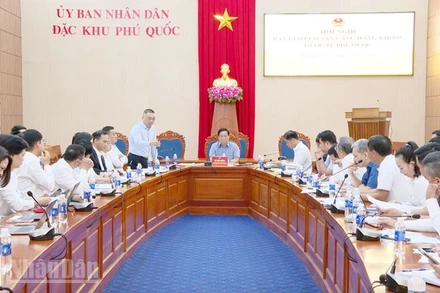 Quang cảnh buổi bàn giao tài sản.