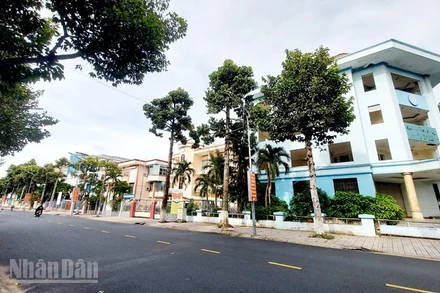 Các trụ sở dôi dư trên đường Lê Triệu Kiết, phường Long Xuyên, tỉnh An Giang. 