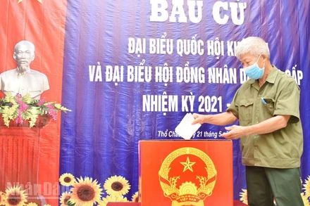 Cử tri trên địa bàn xã đảo Thổ Châu (nay là đặc khu Thổ Châu) bầu đại biểu Quốc hội khóa XV và đại biểu Hội đồng nhân dân các cấp nhiệm kỳ 2021-2026, ngày 21/5/2021.