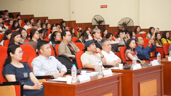 Cuộc thi có sự tham gia của giới chuyên môn và đông đảo sinh viên ngành báo chí.