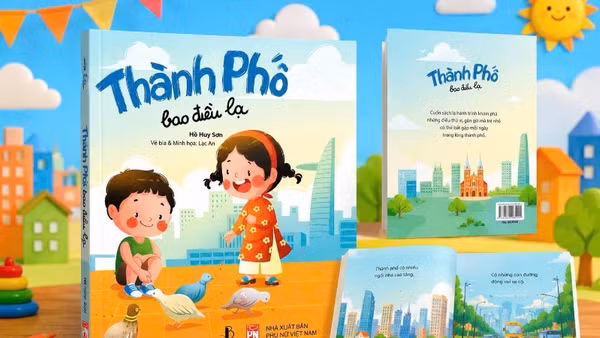 Tập thơ "Thành phố bao điều lạ" của nhà thơ Hồ Huy Sơn.