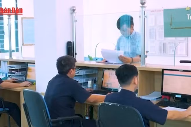 [Video] Bộ Tài chính đề xuất phương án cắt giảm, đơn giản hóa hơn 500 thủ tục hành chính
