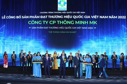 Lãnh đạo MK Smart nhận giải thưởng Thương hiệu Quốc gia