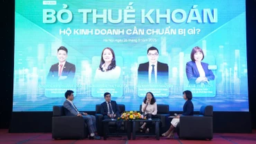 Các chuyên gia cũng đã cùng thảo luận, phân tích quy định pháp lý và nghĩa vụ mới của hộ kinh doanh sau khi bỏ thuế khoán.