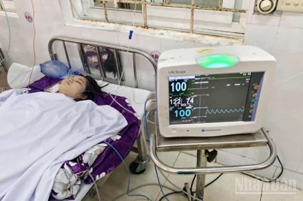 Sức khỏe bệnh nhân ổn định, được chuyển lên Bệnh viện Phụ sản Thái Bình theo dõi, điều trị.