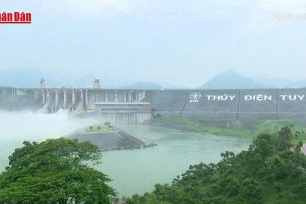 [Video] Bảo đảm an toàn hạ du khi thủy điện Tuyên Quang xả lũ