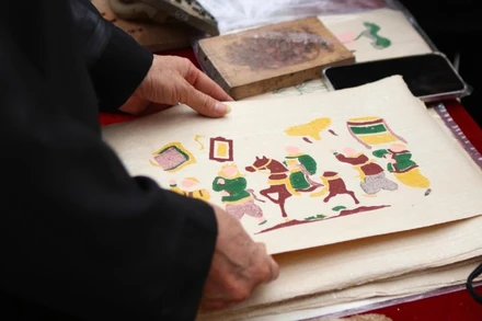 Người trẻ chủ động đánh thức di sản truyền thống qua Xiếc họa Đông Hồ.