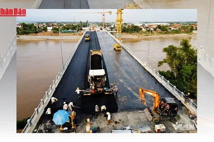 [Video] Cầu Phong Châu trước ngày khánh thành: Hoàn thiện những hạng mục cuối cùng